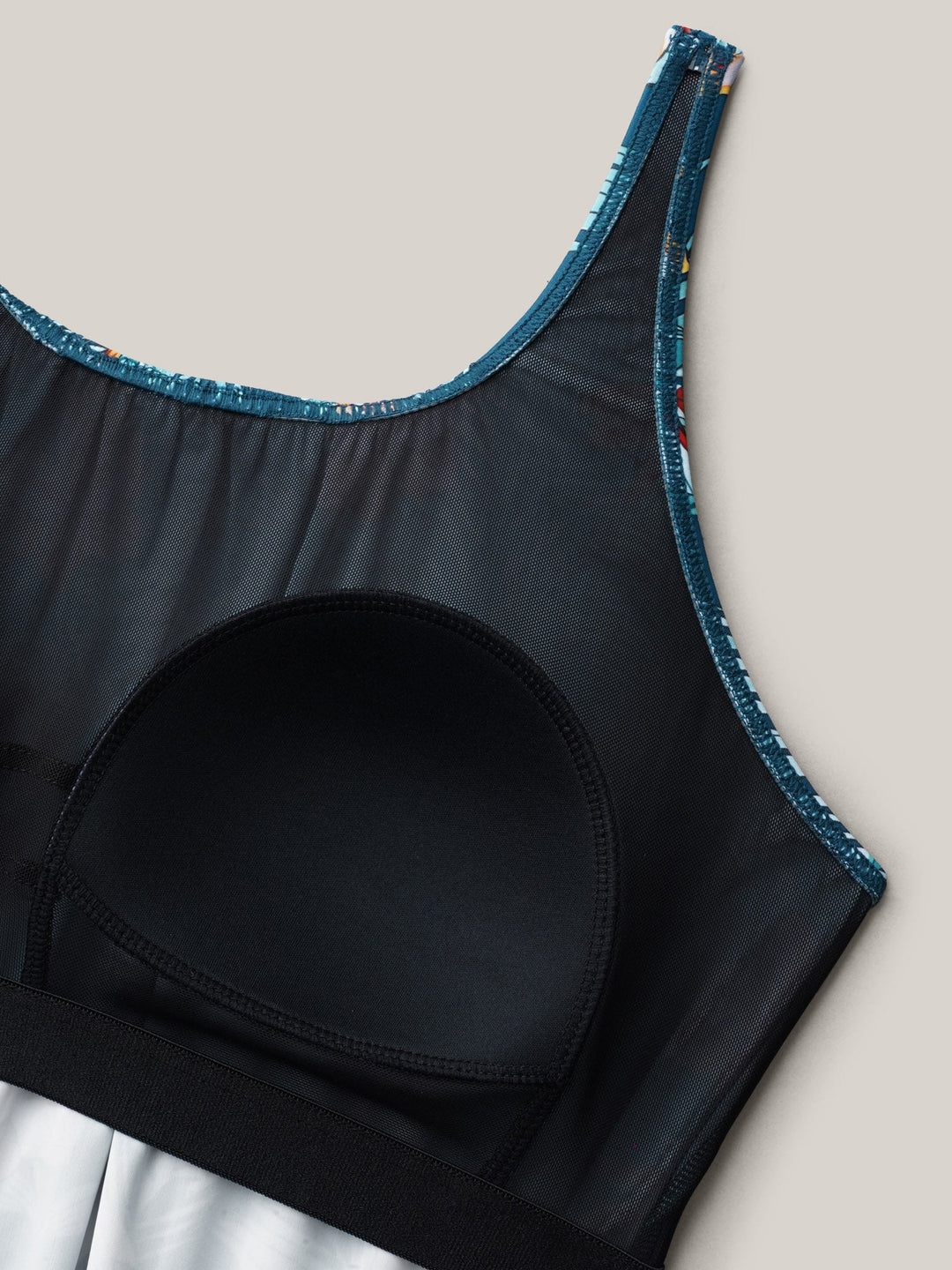 Fato de banho de uma peça com bolsos e estampado floral tropical