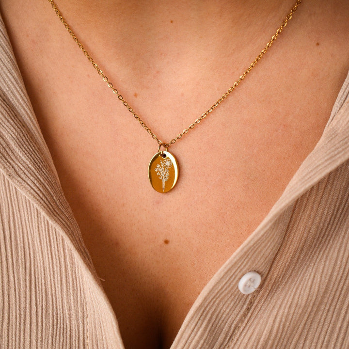 Colar com pingente oval em forma de flor de nascimento